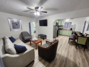 JDC Cozy House in Seminole Heights